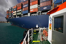 Container ships In Malta. © Philip Plisson / Plisson La Trinité / AA11666 - Photo Galleries - CMA CGM Marco Polo