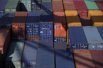 Container ships In Malta. © Philip Plisson / Plisson La Trinité / AA11671 - Photo Galleries - Containership