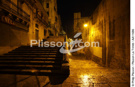 Dans les rues de La Vallette. - © Philip Plisson / Plisson La Trinité / AA11686 - Nos reportages photos - Ruelle