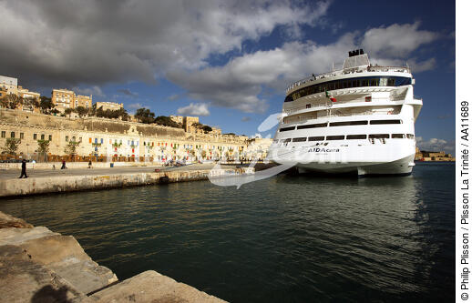 Port of Malta. - © Philip Plisson / Plisson La Trinité / AA11689 - Photo Galleries - Sky