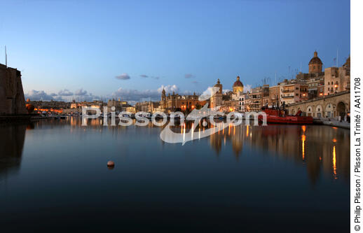 End of the day on Malta. - © Philip Plisson / Plisson La Trinité / AA11708 - Photo Galleries - Calm sea