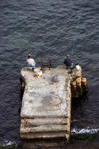 Fishermen on Malta. © Philip Plisson / Plisson La Trinité / AA11712 - Photo Galleries - Calm sea