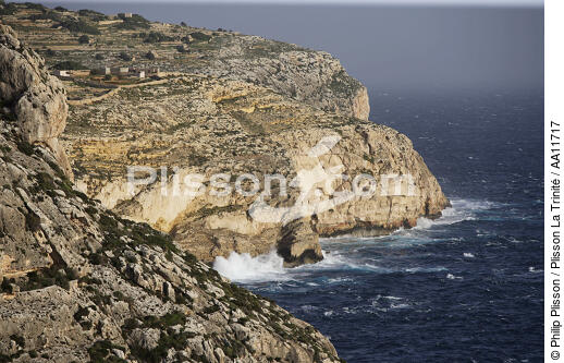 Wild coast of Malta. - © Philip Plisson / Plisson La Trinité / AA11717 - Photo Galleries - Malta