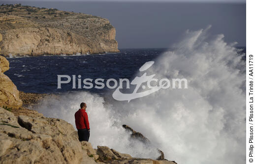 Wild coast of Malta. - © Philip Plisson / Plisson La Trinité / AA11719 - Photo Galleries - Colours of Malta