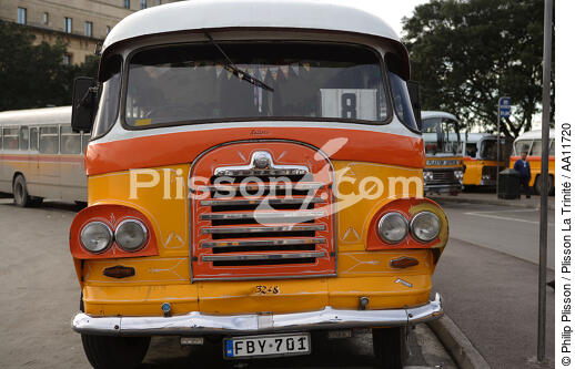 Maltese bus. - © Philip Plisson / Plisson La Trinité / AA11720 - Photo Galleries - Road transport