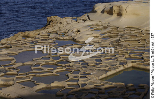 Saltworks on Gozo island. - © Philip Plisson / Plisson La Trinité / AA11737 - Photo Galleries - Salt marshes