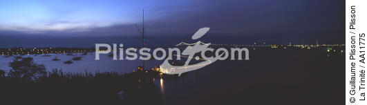 Newport de nuit. - © Guillaume Plisson / Plisson La Trinité / AA11775 - Nos reportages photos - Crépuscule