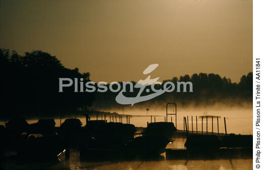 L'Etang du puits en Sologne. - © Philip Plisson / Plisson La Trinité / AA11841 - Nos reportages photos - Crépuscule