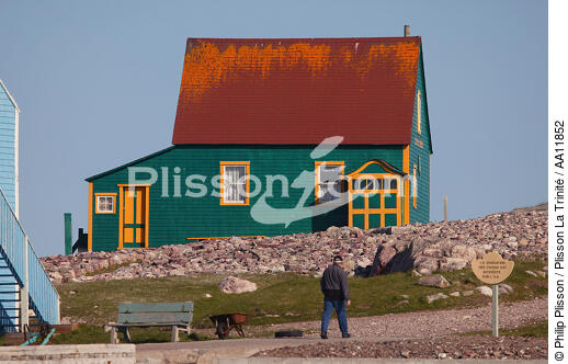 House on Saint Pierre. - © Philip Plisson / Plisson La Trinité / AA11852 - Photo Galleries - Good weather