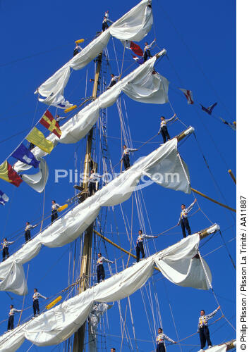 Le Cuauhtemoc pendant l'Armada de Rouen 2003. - © Philip Plisson / Plisson La Trinité / AA11887 - Nos reportages photos - Armada [L']