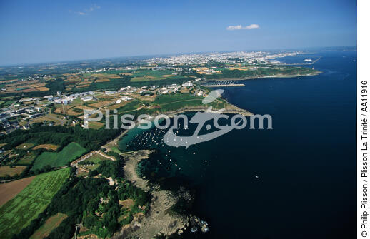 Vue aérienne de la Rade de Brest. - © Philip Plisson / Plisson La Trinité / AA11916 - Nos reportages photos - Beau temps