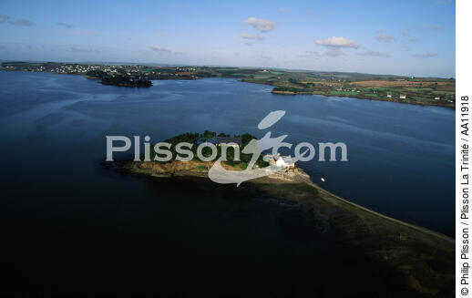 Aerial shot of Brest Harbour. - © Philip Plisson / Plisson La Trinité / AA11918 - Photo Galleries - Good weather