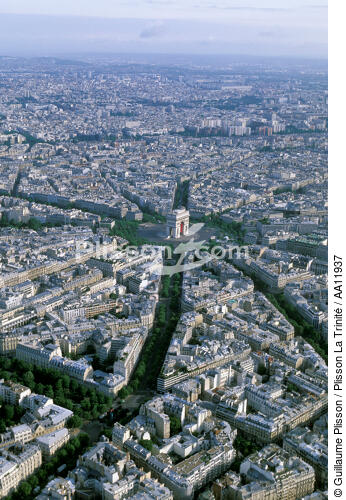 The Tour Eiffel of Paris. - © Guillaume Plisson / Plisson La Trinité / AA11937 - Photo Galleries - Road transport