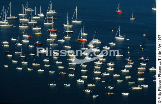 Audierne. - © Philip Plisson / Plisson La Trinité / AA11977 - Nos reportages photos - Mer calme