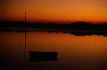Sunset. © Philip Plisson / Plisson La Trinité / AA11979 - Photo Galleries - Buoys and beacons