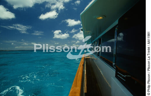 Promenade en mer. - © Philip Plisson / Plisson La Trinité / AA11981 - Nos reportages photos - Ciel bleu