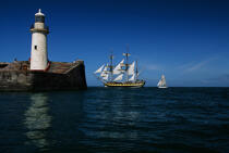 Le HMS Rose sur les côtes de l' Ile de Man. © Philip Plisson / Plisson La Trinité / AA11982 - Nos reportages photos - Beau temps