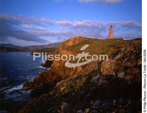 Cap Béar lighthouse. - © Philip Plisson / Plisson La Trinité / AA12008 - Photo Galleries - Languedoc-Roussillon