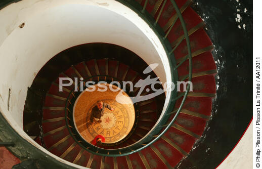 L' escalier du phare de Cap Camarat. - © Philip Plisson / Plisson La Trinité / AA12011 - Nos reportages photos - Phare [83]