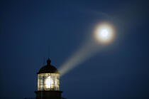 Le phare de Carteret de nuit. © Philip Plisson / Plisson La Trinité / AA12016 - Nos reportages photos - Normandie