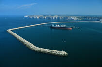 The port of Anfiter. © Philip Plisson / Plisson La Trinité / AA12040 - Photo Galleries - Cap of Antifer [The]