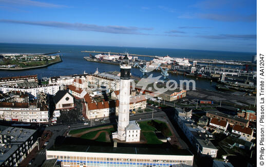 Le port de Calais. - © Philip Plisson / Plisson La Trinité / AA12047 - Nos reportages photos - Calais