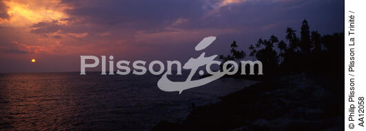 Coucher de soleil sur Kollam. - © Philip Plisson / Plisson La Trinité / AA12058 - Nos reportages photos - Crépuscule
