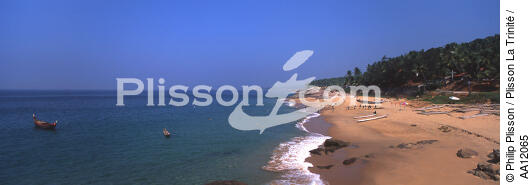 Beach of Kovalam in India. - © Philip Plisson / Plisson La Trinité / AA12065 - Photo Galleries - Blue sky
