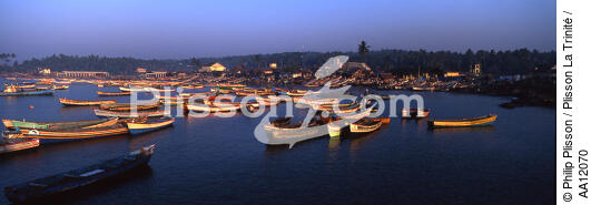 Petit port de Kovalam en Inde. - © Philip Plisson / Plisson La Trinité / AA12070 - Nos reportages photos - Ville [Kerala]