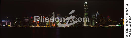 Hong Kong by night. - © Philip Plisson / Plisson La Trinité / AA12106 - Photo Galleries - Town