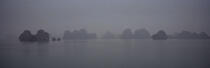 The Along Bay in the fog. © Philip Plisson / Plisson La Trinité / AA12130 - Photo Galleries - Calm sea