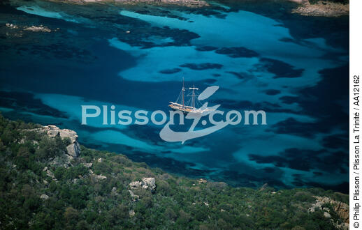 Mouillage en Corse. - © Philip Plisson / Plisson La Trinité / AA12162 - Nos reportages photos - Corse