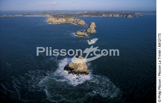 The Tas de Pois. - © Philip Plisson / Plisson La Trinité / AA12173 - Photo Galleries - Calm sea