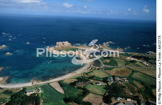 Plougrescant. - © Philip Plisson / Plisson La Trinité / AA12174 - Photo Galleries - Calm sea