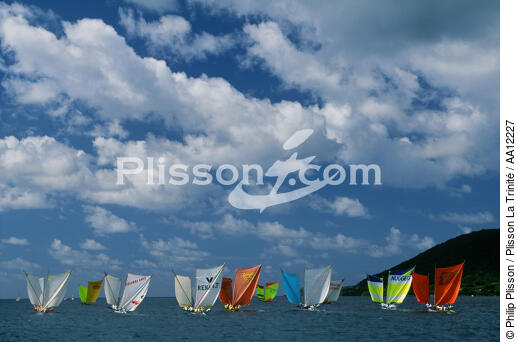 Yoles Ã la Martinique. - © Philip Plisson / Plisson La Trinité / AA12227 - Nos reportages photos - Outre-Mer