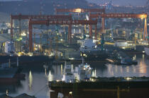 Chantier naval Hyundai en Corée du Sud. © Philip Plisson / Pêcheur d’Images / AA12256 - Nos reportages photos - Chantier Hyundai, le plus grand chantier maritime du monde.
