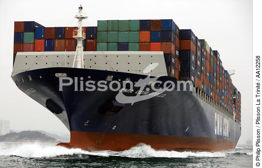 Containership. - © Philip Plisson / Plisson La Trinité / AA12258 - Photo Galleries - CMA CGM Marco Polo