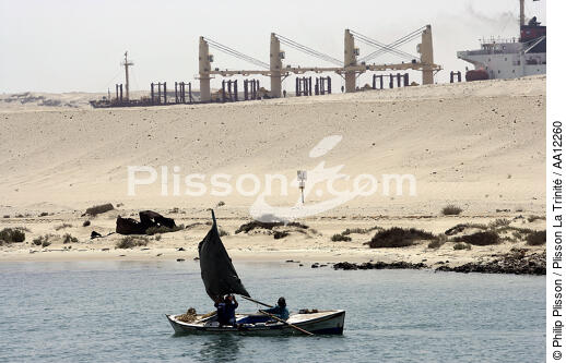 Canal de Suez, Egypte. - © Philip Plisson / Plisson La Trinité / AA12260 - Nos reportages photos - Dune