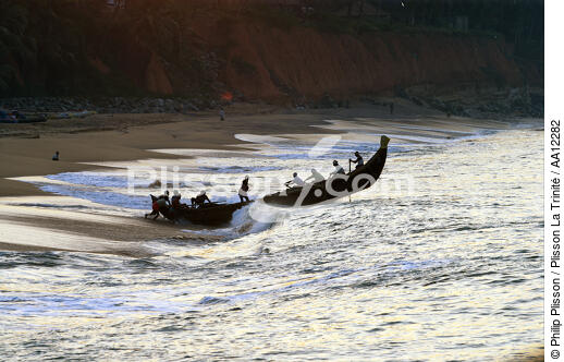 Départ de pêche dans le Kerala en Inde. - © Philip Plisson / Plisson La Trinité / AA12282 - Nos reportages photos - Etats [Inde]