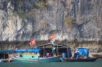Maisons flottantes dans la baie d'Along. © Philip Plisson / Plisson La Trinité / AA12310 - Nos reportages photos - Vietnam