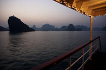 On the deck of the Emeraude. © Philip Plisson / Plisson La Trinité / AA12337 - Photo Galleries - Site of interest [Vietnam]