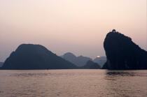Sunset in Along Bay. © Philip Plisson / Plisson La Trinité / AA12340 - Photo Galleries - Along Bay, Vietnam