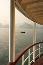 On the deck of the Emeraude. © Philip Plisson / Plisson La Trinité / AA12350 - Photo Galleries - Ha Long Bay