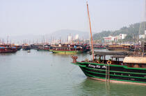 Jonques dans le port d'Along. © Philip Plisson / Plisson La Trinité / AA12358 - Nos reportages photos - Vietnam