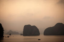Sunset in.Along Bay © Philip Plisson / Plisson La Trinité / AA12405 - Photo Galleries - Vietnam
