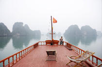 Pont supérieur d'une jonque dans la Baie d'Along. © Philip Plisson / Plisson La Trinité / AA12409 - Nos reportages photos - Vietnam