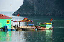 Habitation dans la baie d'Along. © Philip Plisson / Plisson La Trinité / AA12441 - Nos reportages photos - Vietnam