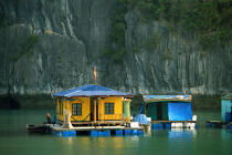Dwelling in Along Bay. © Philip Plisson / Pêcheur d’Images / AA12443 - Photo Galleries - Ha Long Bay