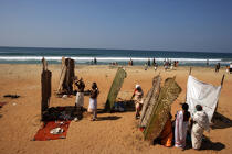 Offrandes sur la plage de Varkala. © Philip Plisson / Plisson La Trinité / AA12513 - Nos reportages photos - Ville [Kerala]