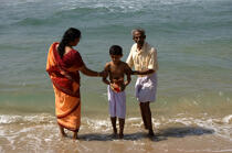 Offering on the beach of Varkala. © Philip Plisson / Plisson La Trinité / AA12524 - Photo Galleries - India